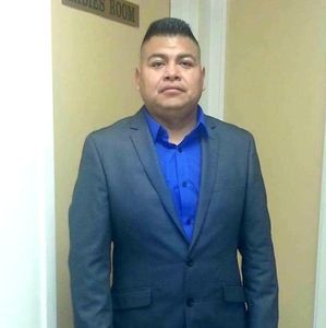 Meet your Posher, Rosalio